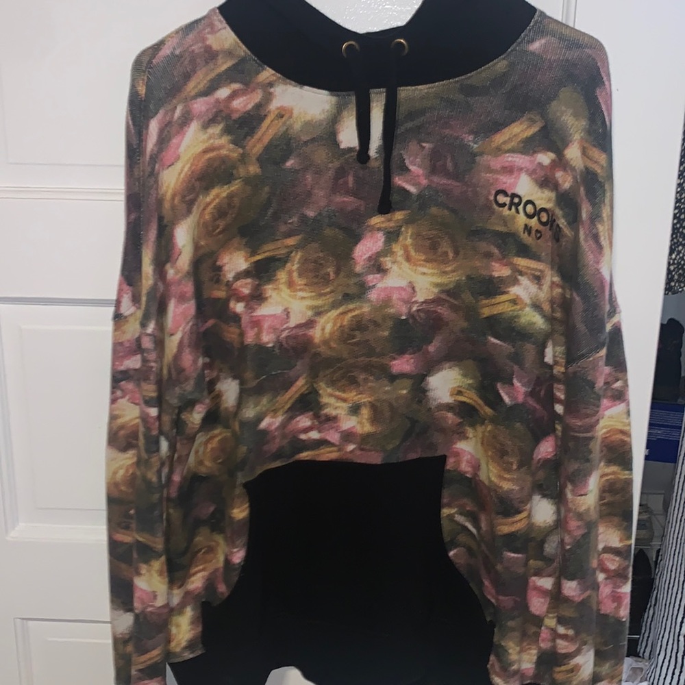 Crooks and Castles Size Lg Rose Sweater